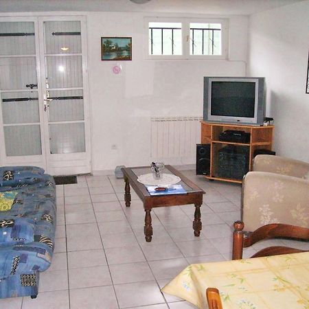 Appartement Charmant A Breuillet Avec Jardin Spacieux Exterior foto