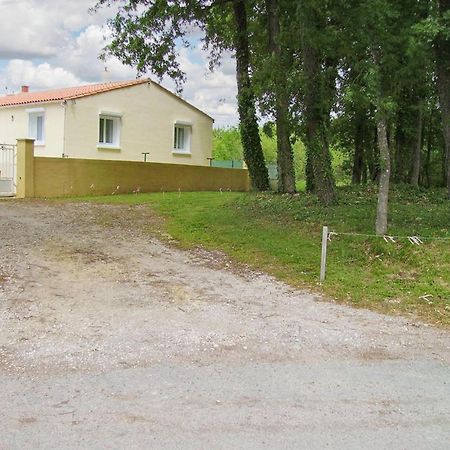 Appartement Charmant A Breuillet Avec Jardin Spacieux Exterior foto